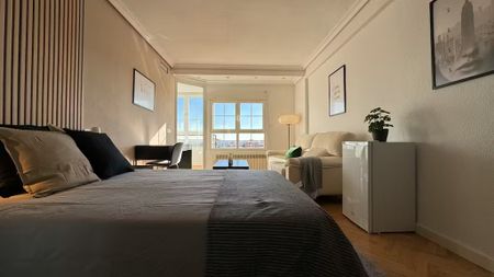 Calle de Tribaldos, Madrid, Community of Madrid 28043 - Photo 2