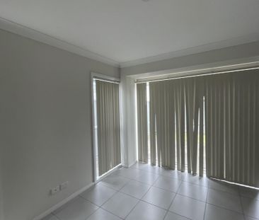 Modern, Spacious Townhouse - Photo 5
