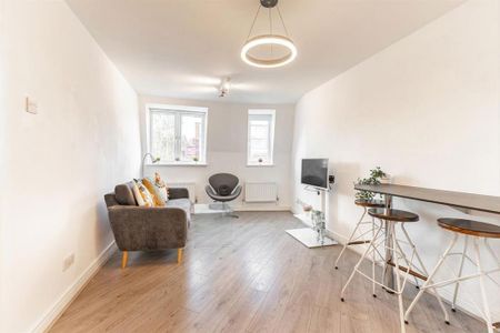 3 bedroom flat to rent - Photo 3