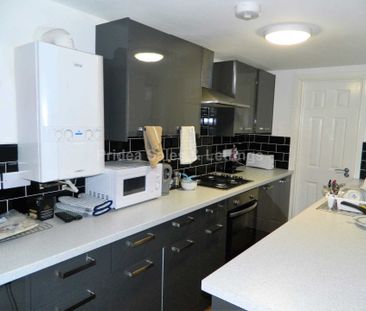 Room 1, Cranwell Street - Photo 4