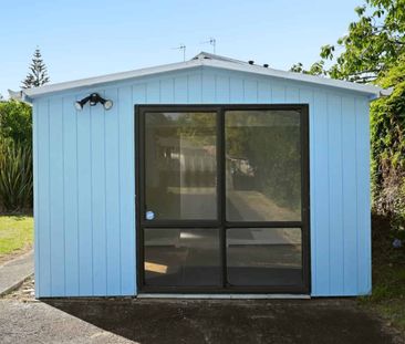 Spacious & Renovated 2-Bedroom Home in Fairfield - Photo 5