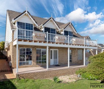 Unique Two Storey Family Home - Break Lease - Photo 3