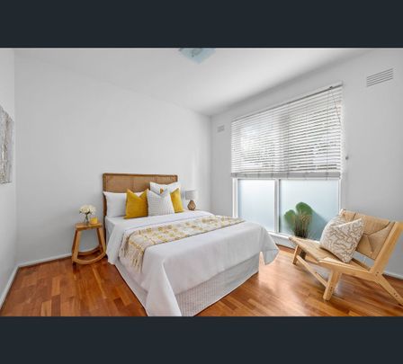 1/10 Tiuna Grove, Elwood, Vic 3184 - Photo 1