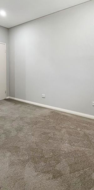 Modern two bedroom unit - 20% below market rent - Photo 1