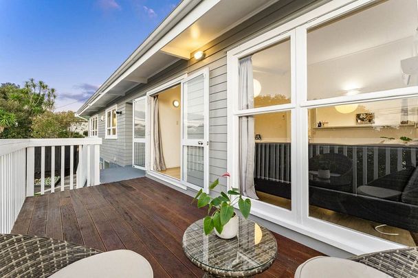 Elevated 4 bedroom house plus study - Photo 1