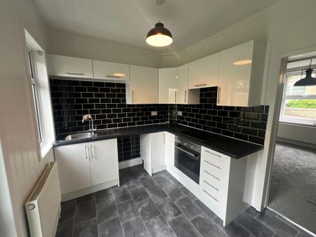 2 bedroom terraced house to rent - Photo 5
