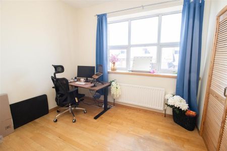 3 bedroom apartment to rent - Photo 4