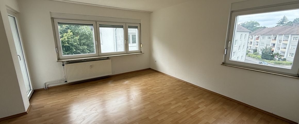 Helle 2- Zimmer Wohnung mit Stellplatz und Blick ins Grüne - Foto 1