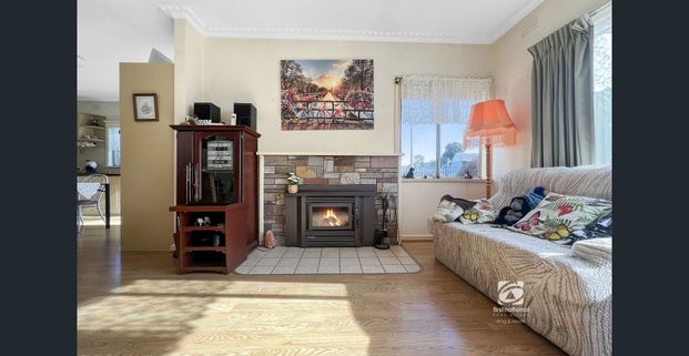 HANDY CORNER LOCATION! - Photo 1