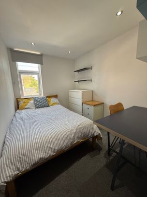 4 bed Apartment for Rent - Photo 1
