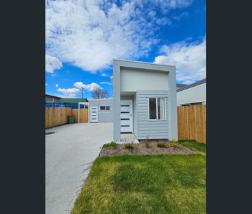 Near New 1-Bedroom Unit | Private Entry | Modern Finishes - Photo 3