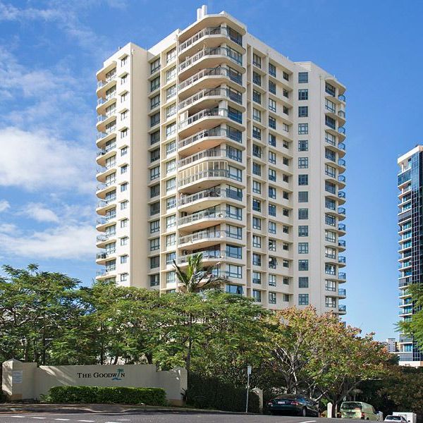 2 BEDROOMS UNFURNISHED APARTMENT with fabulous views - Photo 1