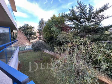 Location Appartement 2 pièces 47m² ANTIBES 06600 - Photo 5