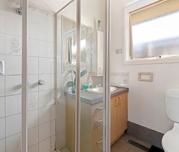 Bright, Spacious & Perfectly Located – Your Ideal Rental Home Awaits! - Photo 6