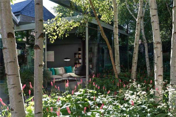 An unique opportunity to live in an architecturally designed house in Belsize Park. - Photo 1