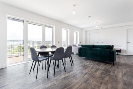 3 bedroom apartment to rent - Photo 2