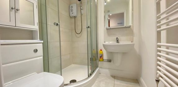 Studio to rent - Photo 2