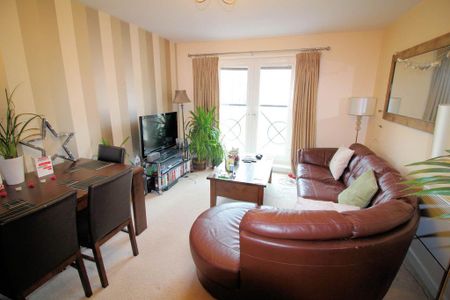 2 bedroom flat to rent - Photo 3