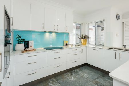 41 Notre Dame, Varsity Lakes QLD 4227 - House For Rent | Domain - Photo 5