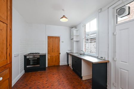 4 bedroom terraced house to rent - Photo 2