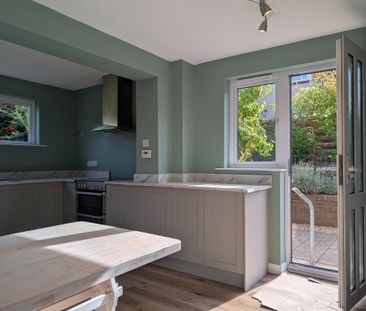 3 bedroom detached house to rent - Photo 3