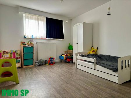 Hoekappartement met 2 slaapkamers gelegen in het centrum van Tessenderlo. - Photo 4