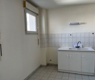 Location Maison 4 pièces 90 m² Le Magny - Photo 2