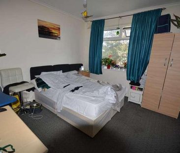 Grantham Garden, Marks Gate, RM6 - Photo 4