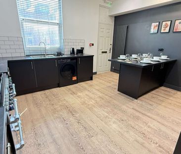 Exclusive 6 Bedroom Professional HMO – All En-Suite – All Bills Inc... - Photo 4