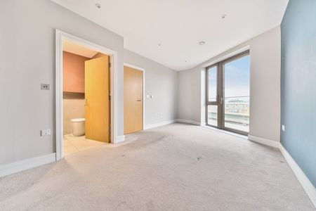 2 bedroom penthouse to rent - Photo 4