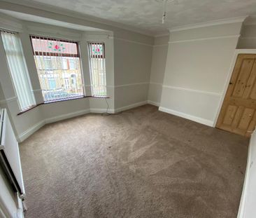 3 bedroom end of terrace house to rent - Photo 1