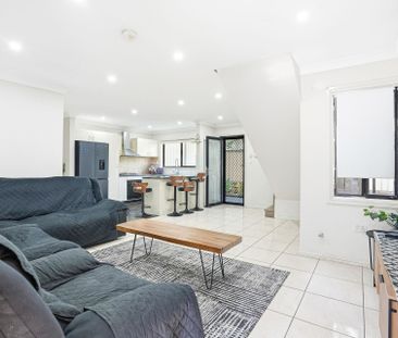 Generous Sized Three Bedroom Townhouse! - Photo 2