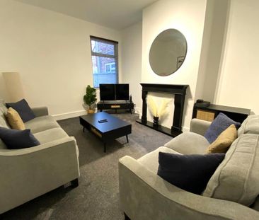 4 bedroom terraced house to rent - Photo 1