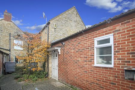 The Bullring, Thrapston - Photo 2