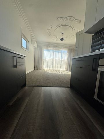 Sunny Brighton 3 Bedroom Home - Photo 3