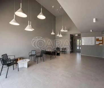 Designový byt 2+kk s prostornou terasou, balkonem, garážovým stáním... - Photo 4