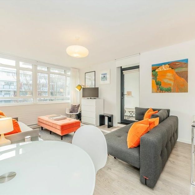 Churchill Gardens - Photo 1