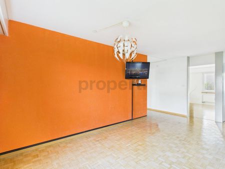 Generous living with style in Flawil - Foto 2