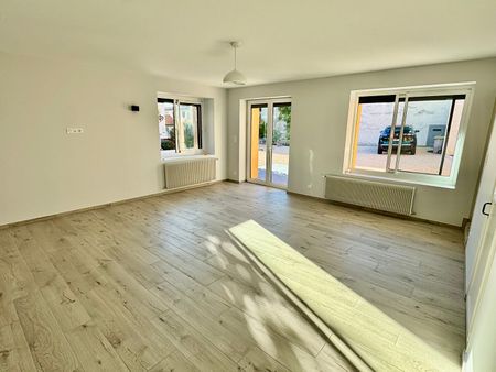 Location Maison 5 pièces 124m² - Photo 2