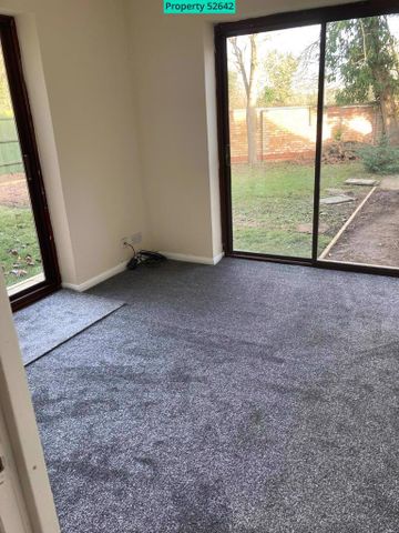 4 bedroom detached house to rent - Photo 2