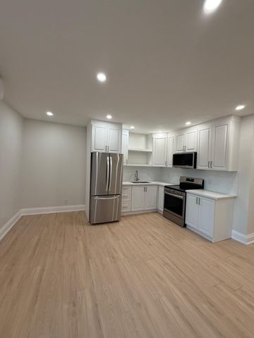 For Lease - 380 Clinton Street Unit# Main Flr, Toronto, Ontario - Photo 3