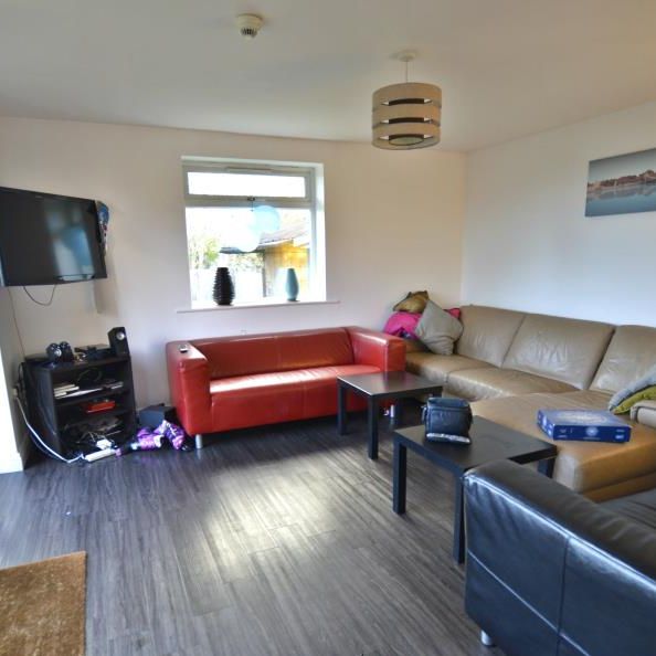 Tolstoi Road, Poole, Dorset, BH14 0QJ - Photo 1