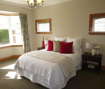 Beautiful in boulcott! - Photo 5