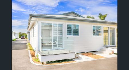 Beachside Villa Living Opposite Silver Beach - Photo 5