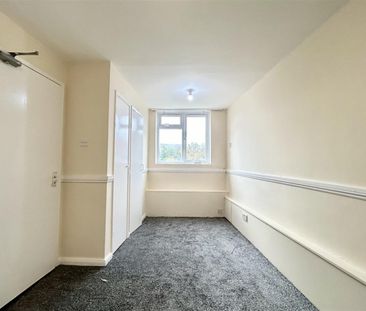 4 Bedroom Maisonette To Let - Photo 5