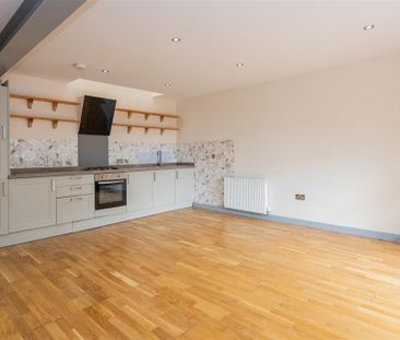 2 bed House - Mid Terrace To Let - Photo 5