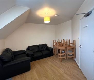 3 bedroom apartment to rent - Photo 2