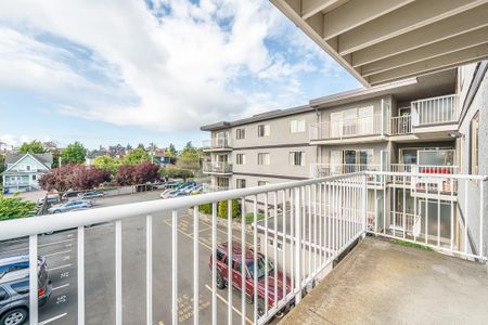 Rockmeare Manor Apartments - Photo 3
