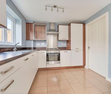 3 bedroom semi-detached house to rent - Photo 6