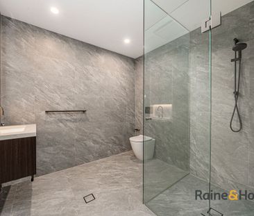 Skyline & Harbour Bridge Views 2 bed 2 bath 1 car space for lease (... - Photo 5